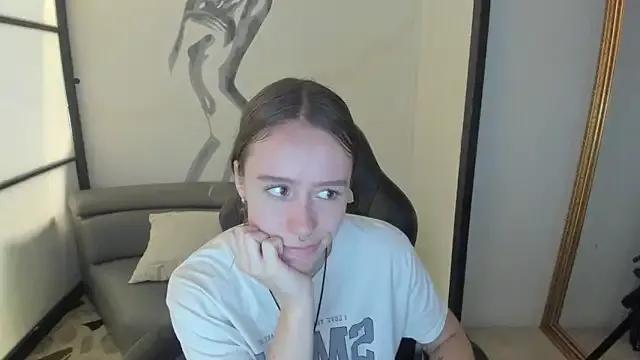 LanaHiuston from StripChat is Freechat