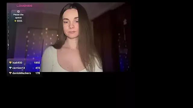 lanaloulou from StripChat is Freechat