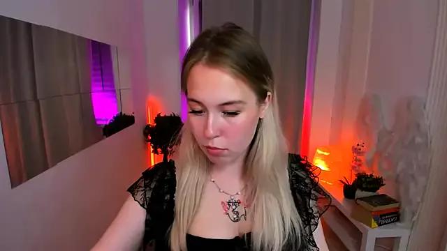 LanaRoselle from StripChat is Freechat