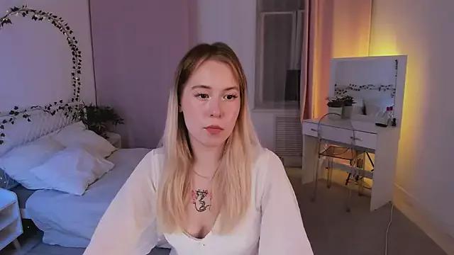 LanaRoselle from StripChat is Freechat