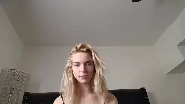 lanasharapovaxxx on StripChat 