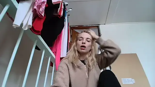 lanasharapovaxxx on StripChat 