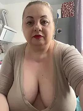 LanaSoftt from StripChat is Freechat