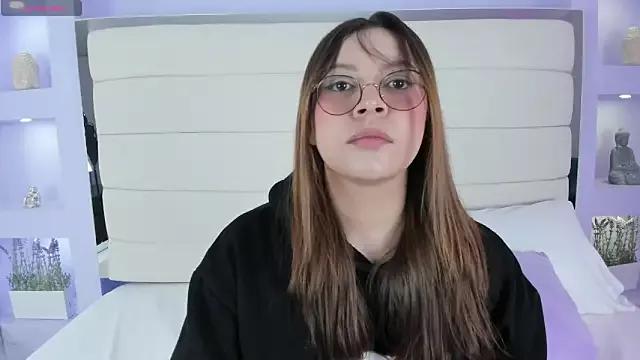 Lanna18 from StripChat