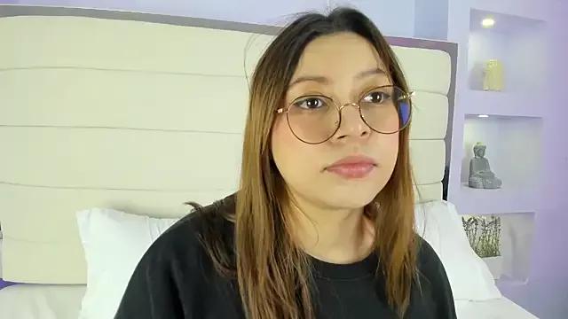 Lanna18 from StripChat