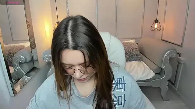 Lanna18 from StripChat