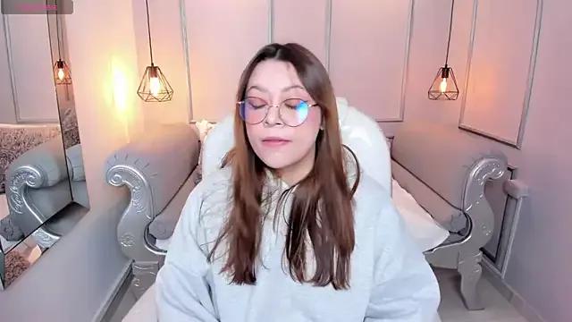 Lanna18 from StripChat