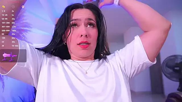 lara_giraldo from StripChat