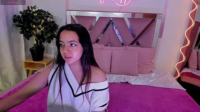 Laraa_tay from StripChat