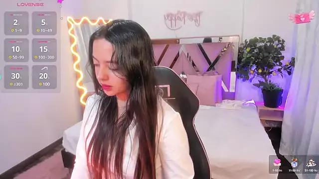 Laraa_tay from StripChat is Freechat