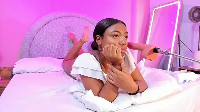 Laraebony_ from StripChat is Freechat