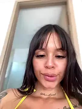 LaraHenao from StripChat