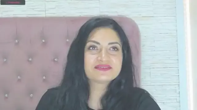 LaraLionn from StripChat