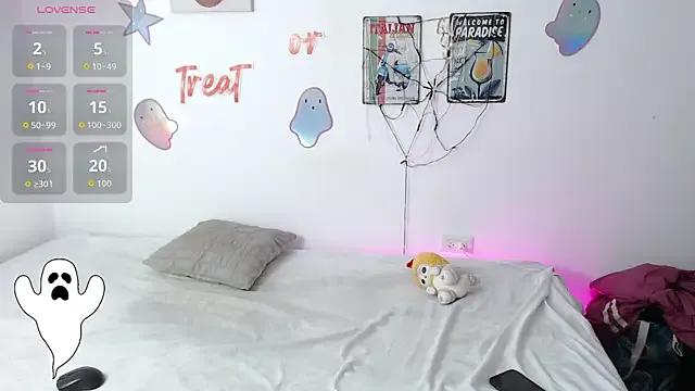 Try our streaming cams variety and talk on a personal level with our adorable girls streamers, showing off their bountiful shapes and dildos.