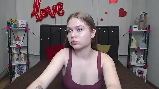 LaraPika from StripChat