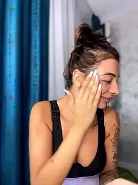 LaraVegas from StripChat