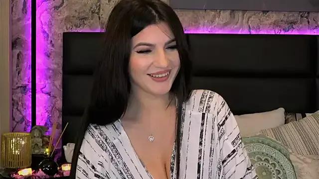 LaraVixen from StripChat