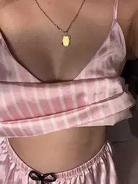 laravongrey from StripChat