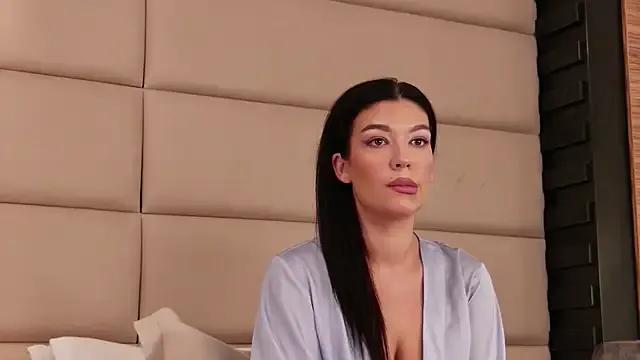 LarraMoon from StripChat is Freechat