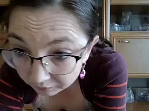 Larrisa40 from StripChat