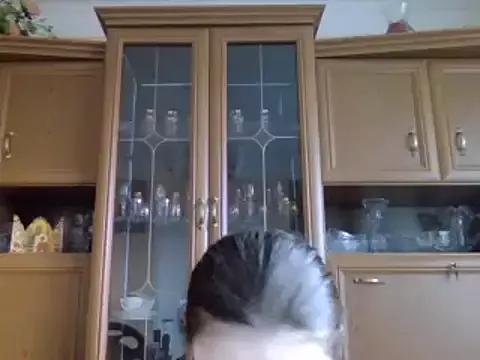 Larrisa40 from StripChat