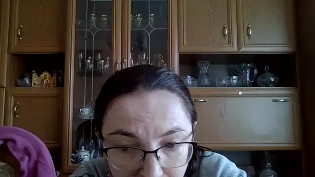 Larrisa40 from StripChat