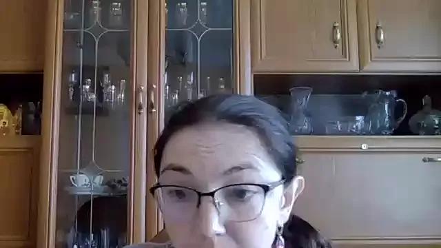 Larrisa40 from StripChat