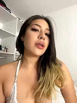 Streaming latina streamers: Spur your senses with our experienced performers, who make messaging adorable and saucy at the same time.