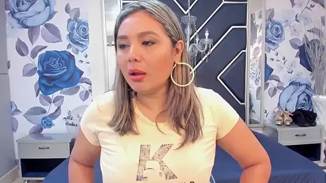 LatinaHoleQueen from StripChat is Freechat