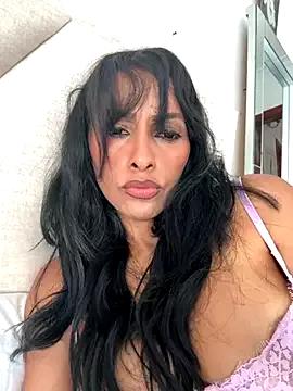 latinsusi from StripChat is Freechat