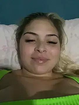 laura-27 from StripChat is Freechat