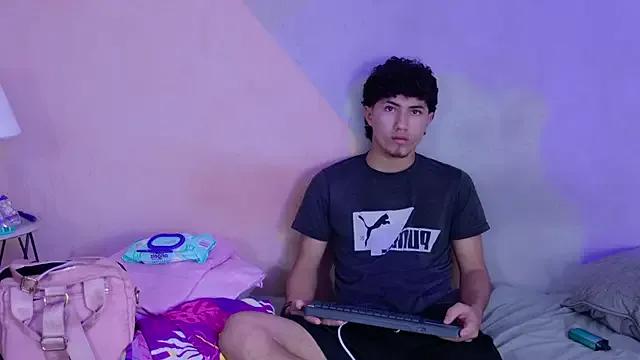 Laura_and_Kevin from StripChat is Freechat