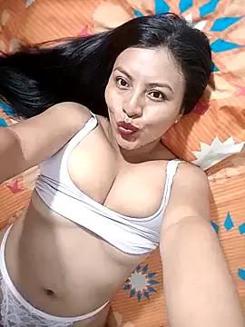 Lauraa----- from StripChat is Freechat