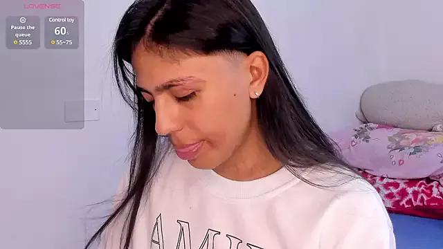 Laurabaddie from StripChat is Freechat