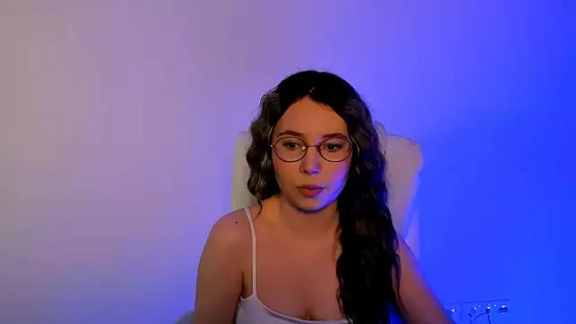 LauraBenson from StripChat is Freechat