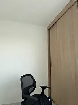 LauraCatalina from StripChat is Freechat