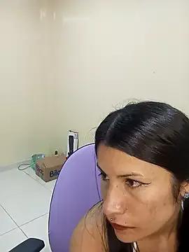 laurahotdirty from StripChat is Freechat