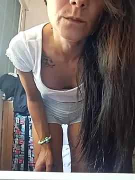 Lauraxxsteen from StripChat is Freechat