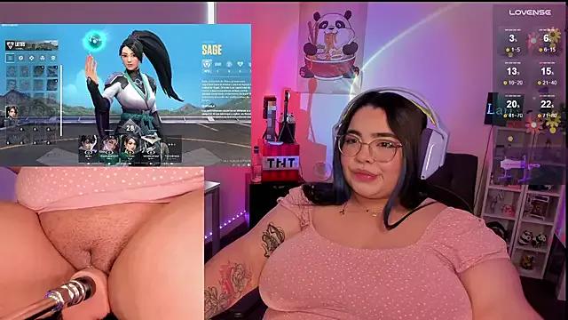 Try our streaming cams variety and talk on a personal level with our adorable girls streamers, showing off their bountiful shapes and dildos.