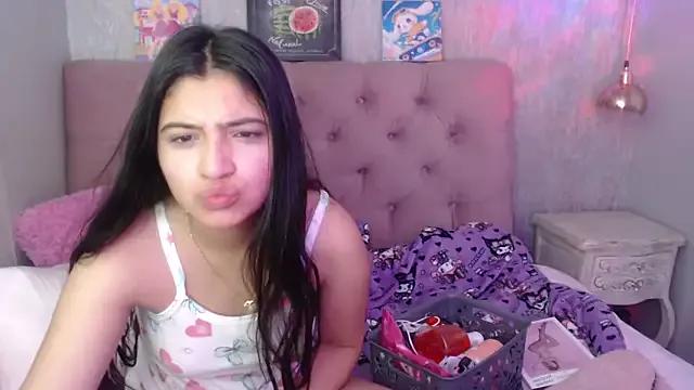 laurenelove from StripChat is Freechat