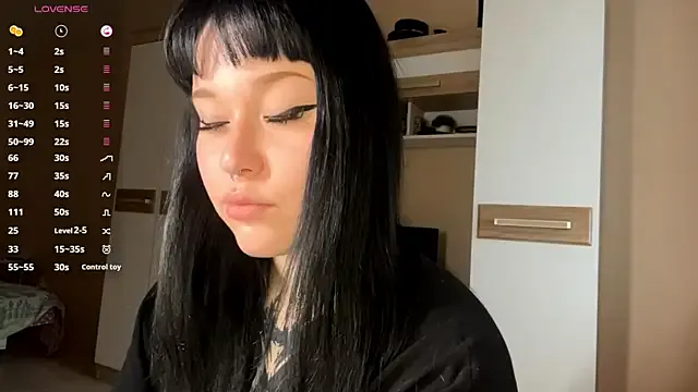 LaurenOveson from StripChat is Freechat