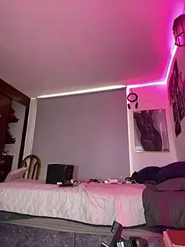 lauuraww from StripChat