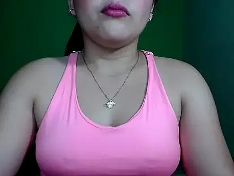 Layla___ from StripChat is Freechat