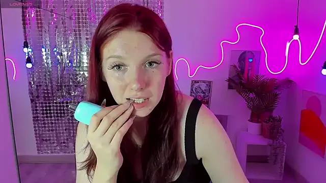 Layla_Glam from StripChat is Freechat