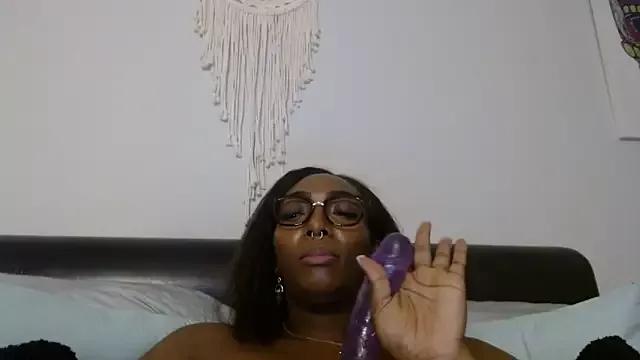 LaylaAriana from StripChat is Freechat