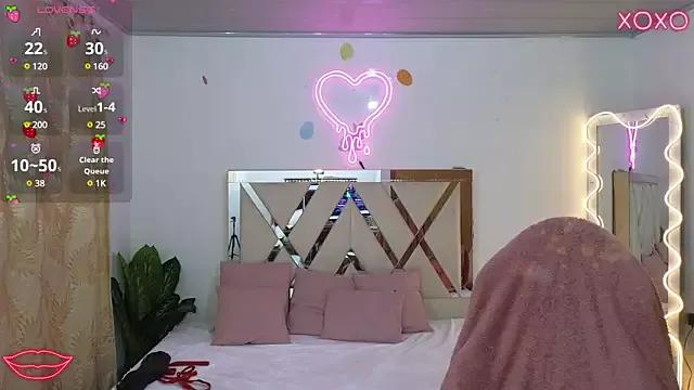 Try our streaming cams variety and talk on a personal level with our adorable girls streamers, showing off their bountiful shapes and dildos.