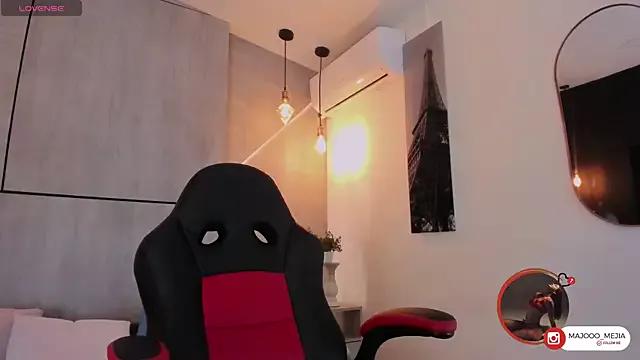 Try our streaming cams variety and talk on a personal level with our adorable girls streamers, showing off their bountiful shapes and dildos.