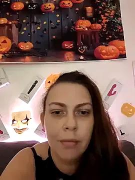 Lea_Squirt_Off from StripChat is Freechat