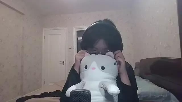 LeafingSnowbird from StripChat is Freechat