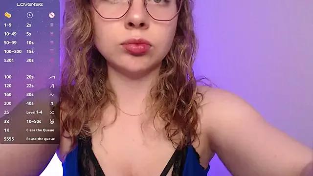 Leah_Reed from StripChat is Freechat